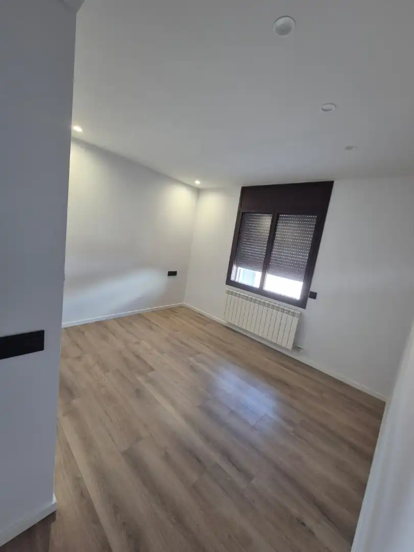 Schlafzimmer von Wohnung zur Miete in Santpedor mit Klimaanlage, Heizung und Parkett