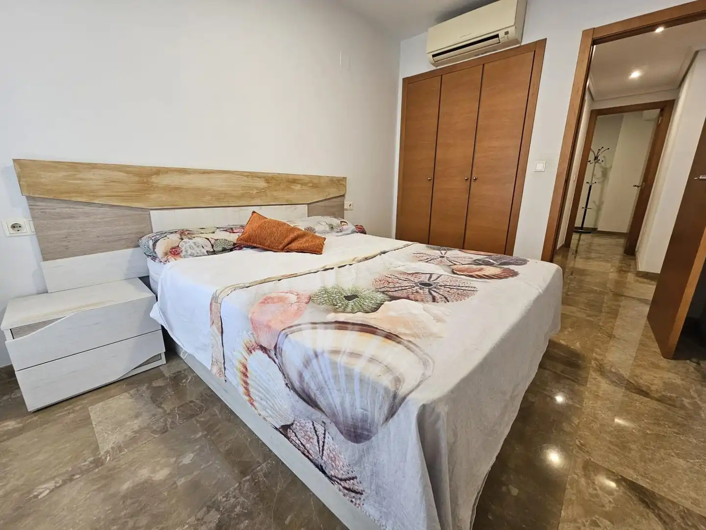 Dormitori de Pis en venda en Valencia amb Jardí privat, Parquet i Moblat