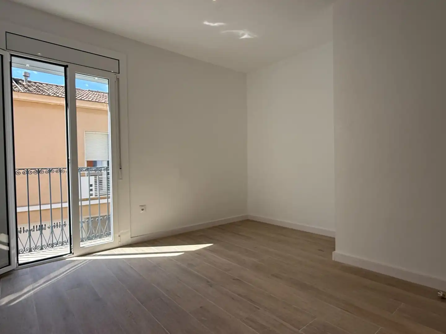 Bedroom of Flat for sale in Sabadell  with Parquet flooring and Terrace