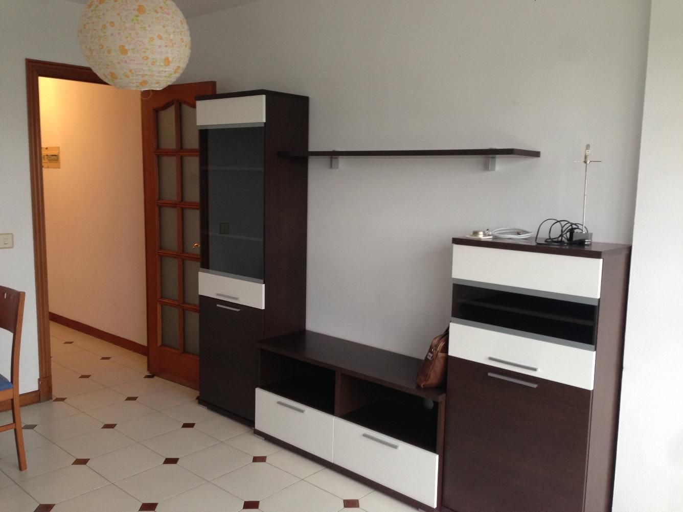 Sala d'estar de Apartament de lloguer en Santiago de Compostela  amb Calefacció, Parquet i Moblat