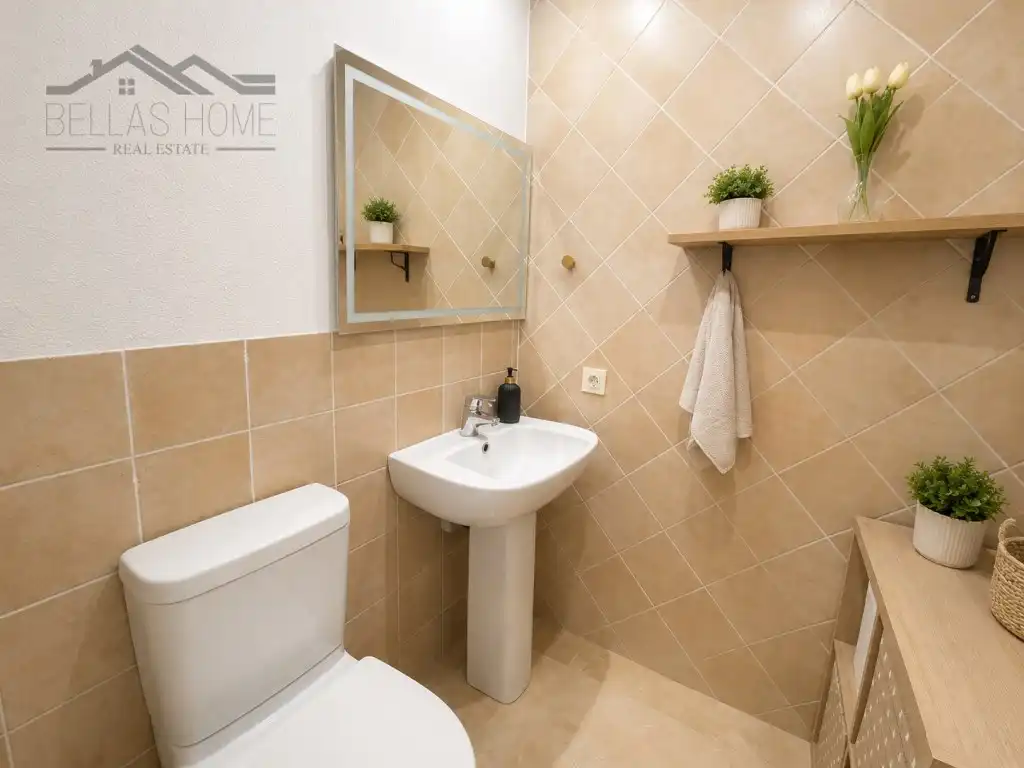 Badezimmer von Maisonette zum Verkauf in Estepona mit Klimaanlage, Terrasse und Schwimmbad
