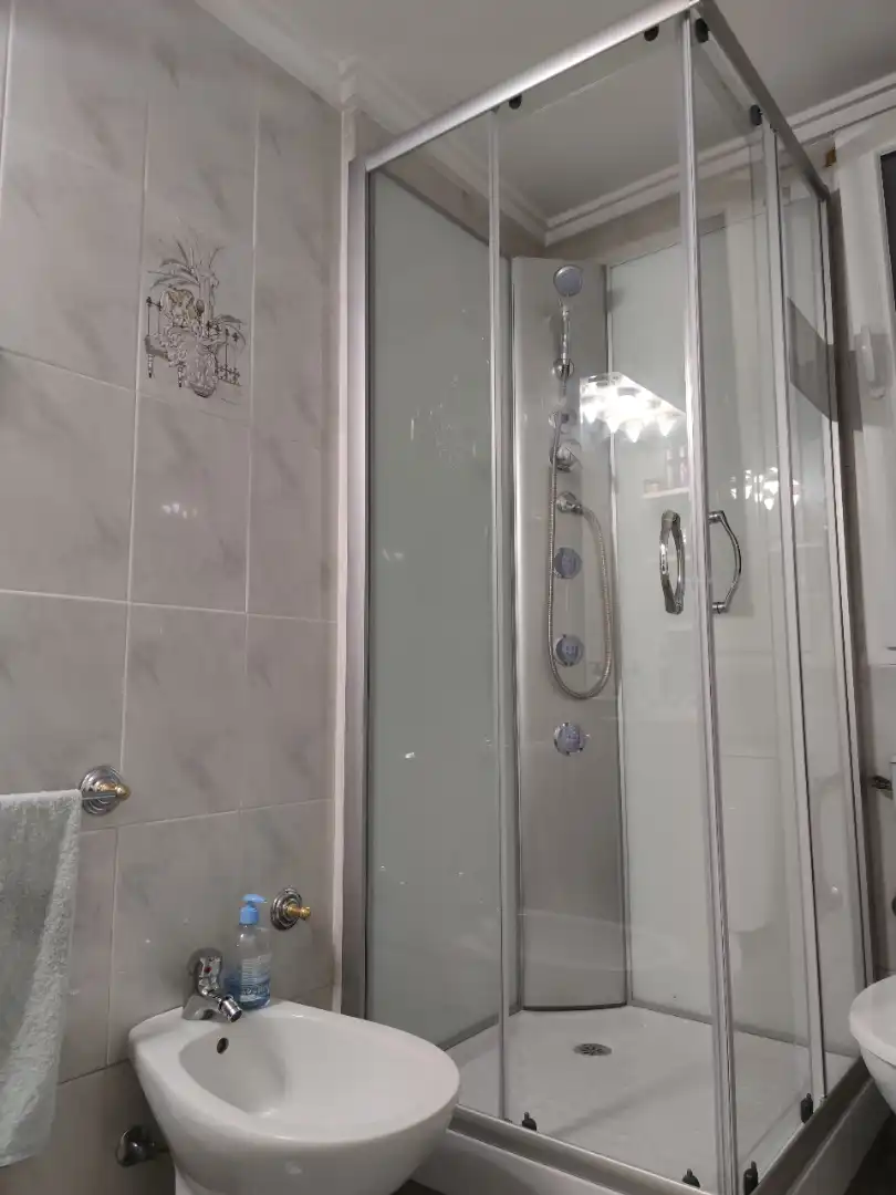 Baño de Piso en venta en Valencia con Aire acondicionado, Amueblado y Horno