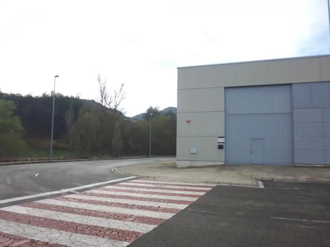 Außenansicht von Fabrikhallen zur Miete in Valle de Egüés / Eguesibar