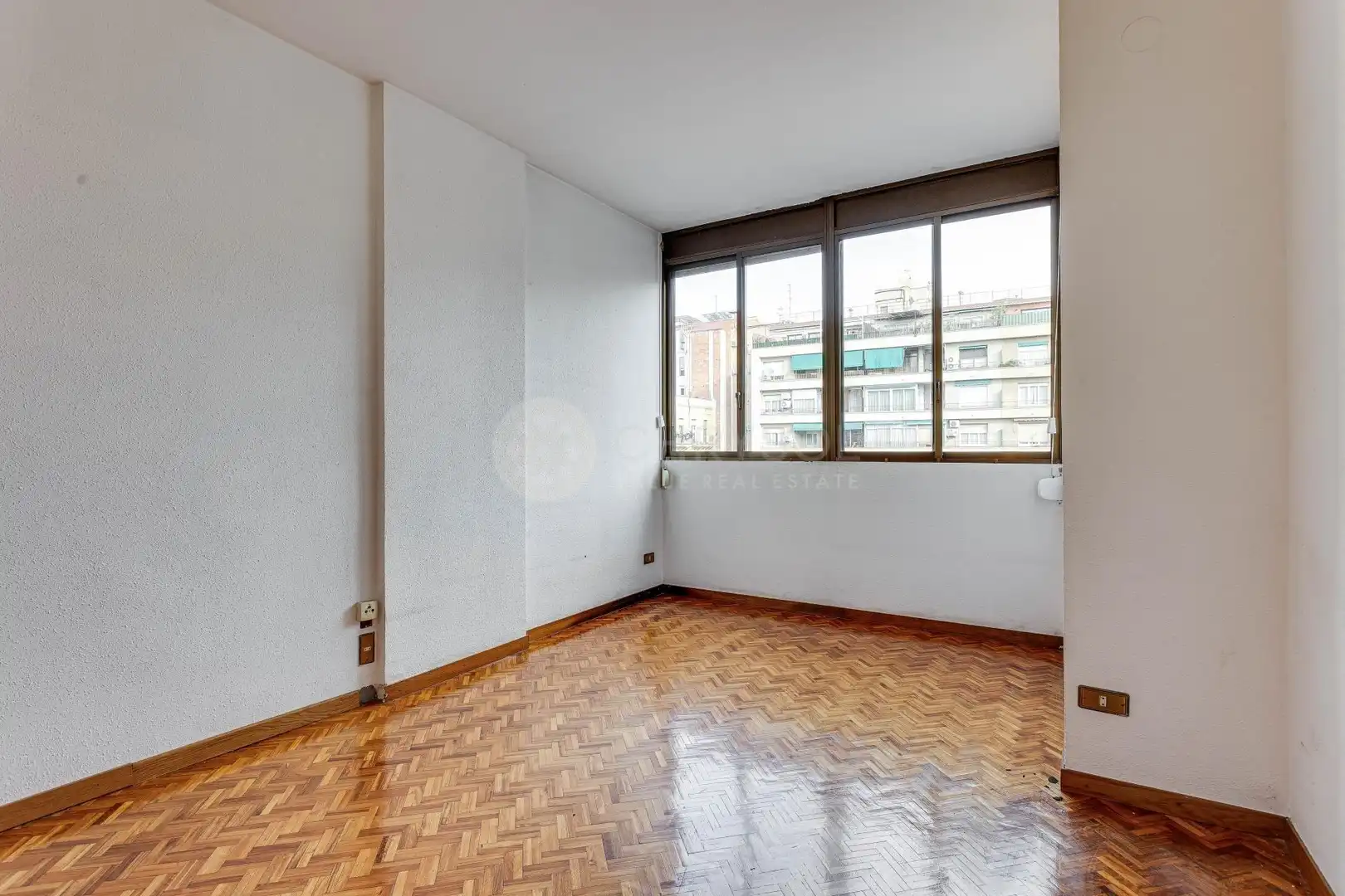 Habitación de Piso en venta en Barcelona con Parquet