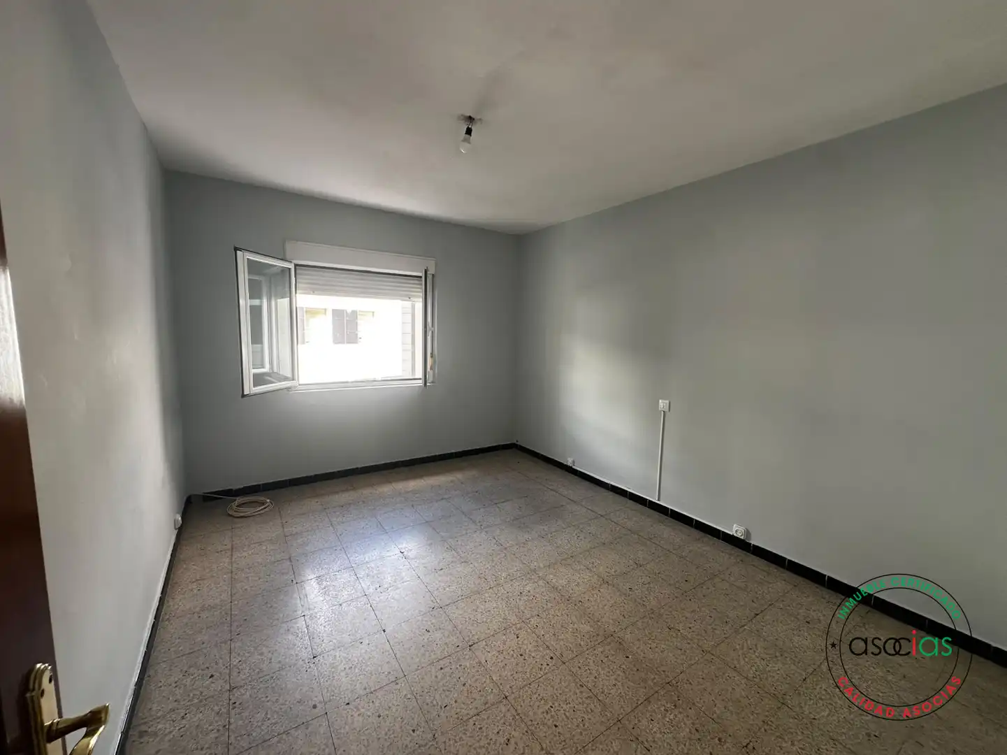 Habitación de Piso en venta en Gijón  con Calefacción