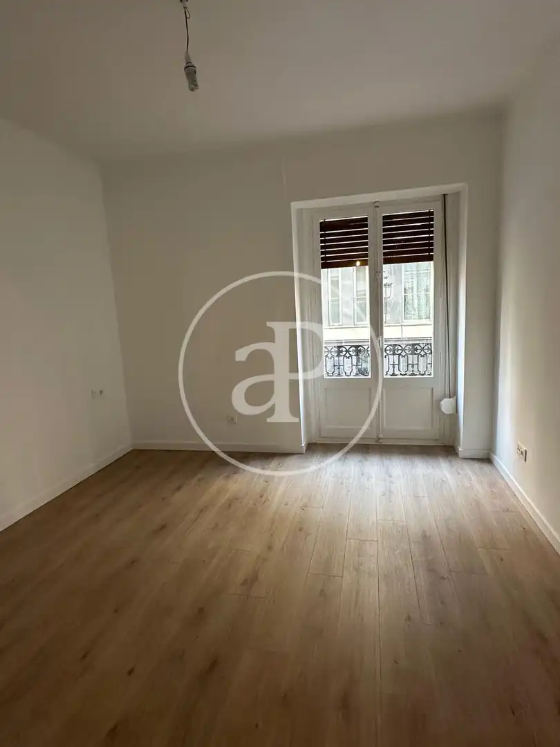 Schlafzimmer von Wohnung zur Miete in Valencia mit Klimaanlage, Heizung und Terrasse