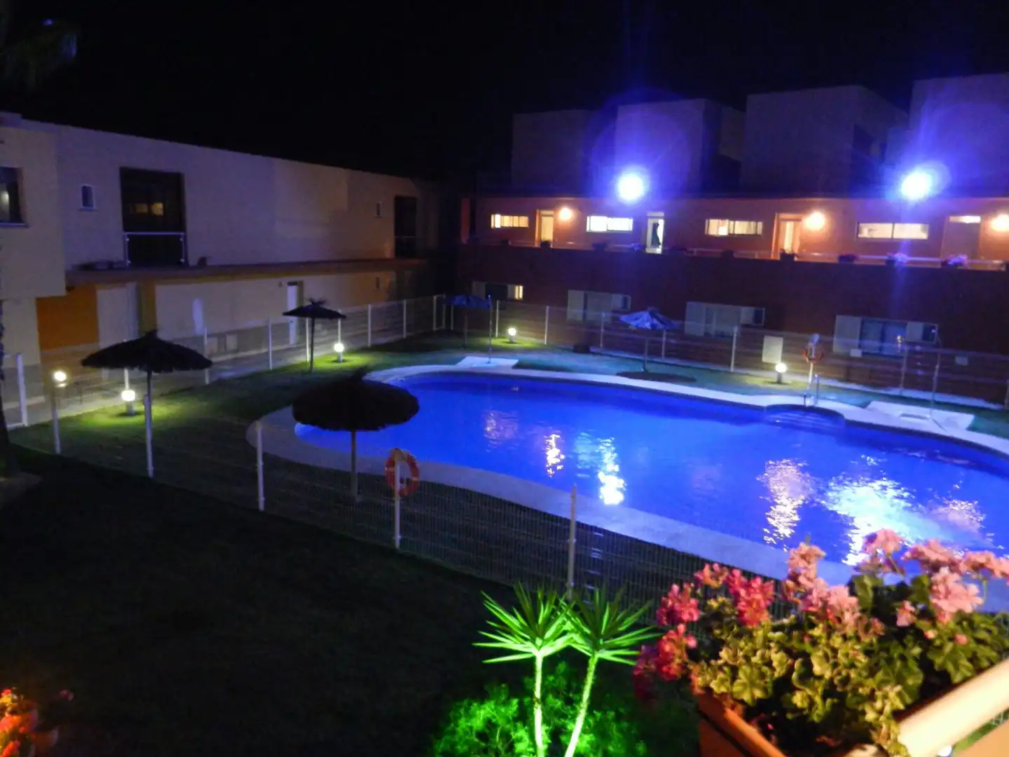 Piscina de Dúplex en venta en Islantilla con Terraza, Amueblado y Lavadora