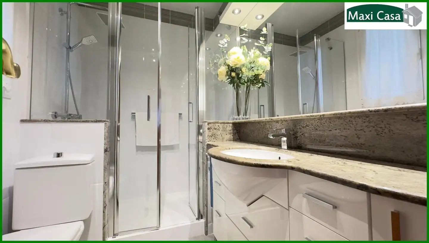 Baño de Piso en venta en Barcelona con Aire acondicionado, Calefacción y Balcón
