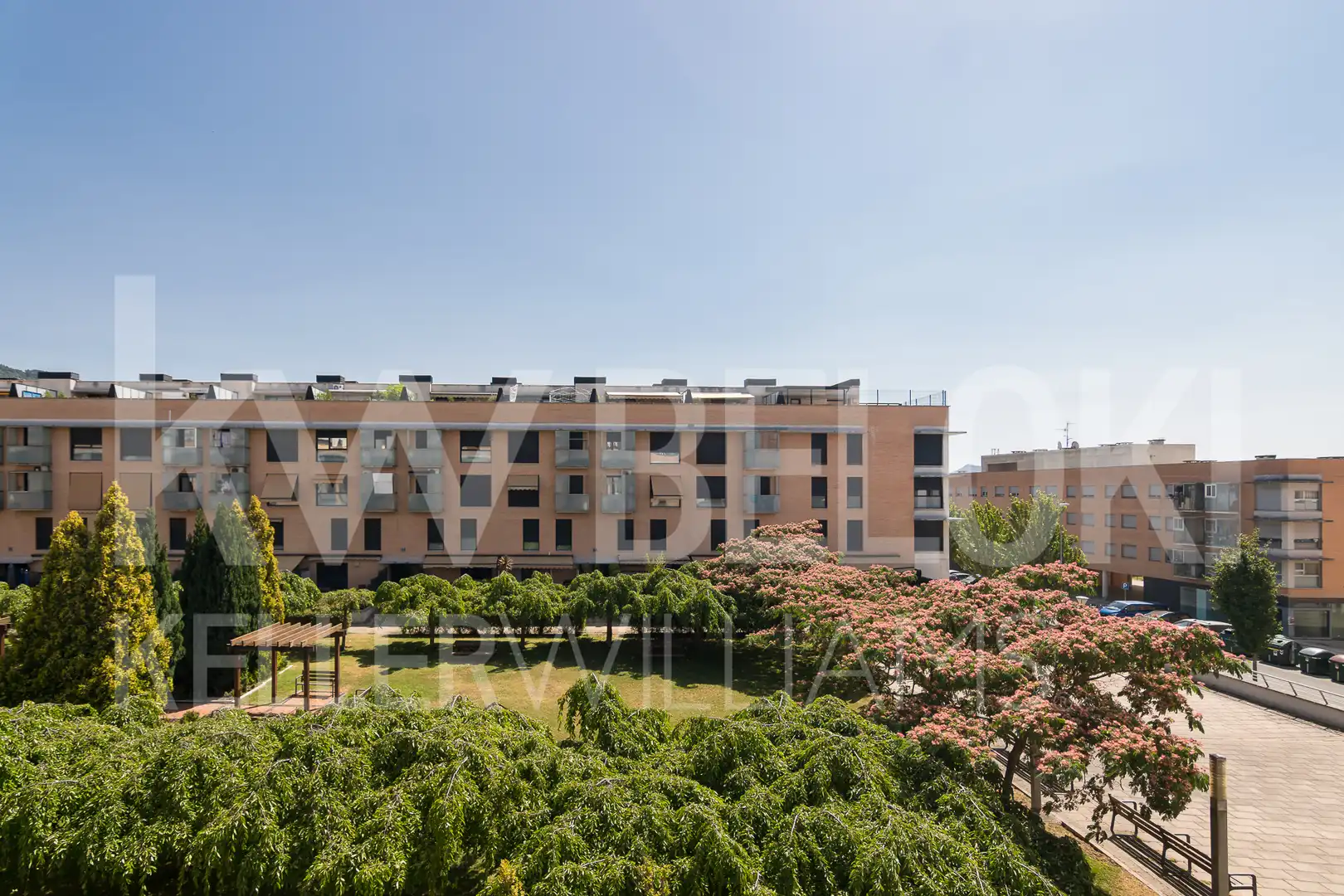 Vista exterior de Dúplex en venta en  Pamplona / Iruña con Calefacción y Balcón