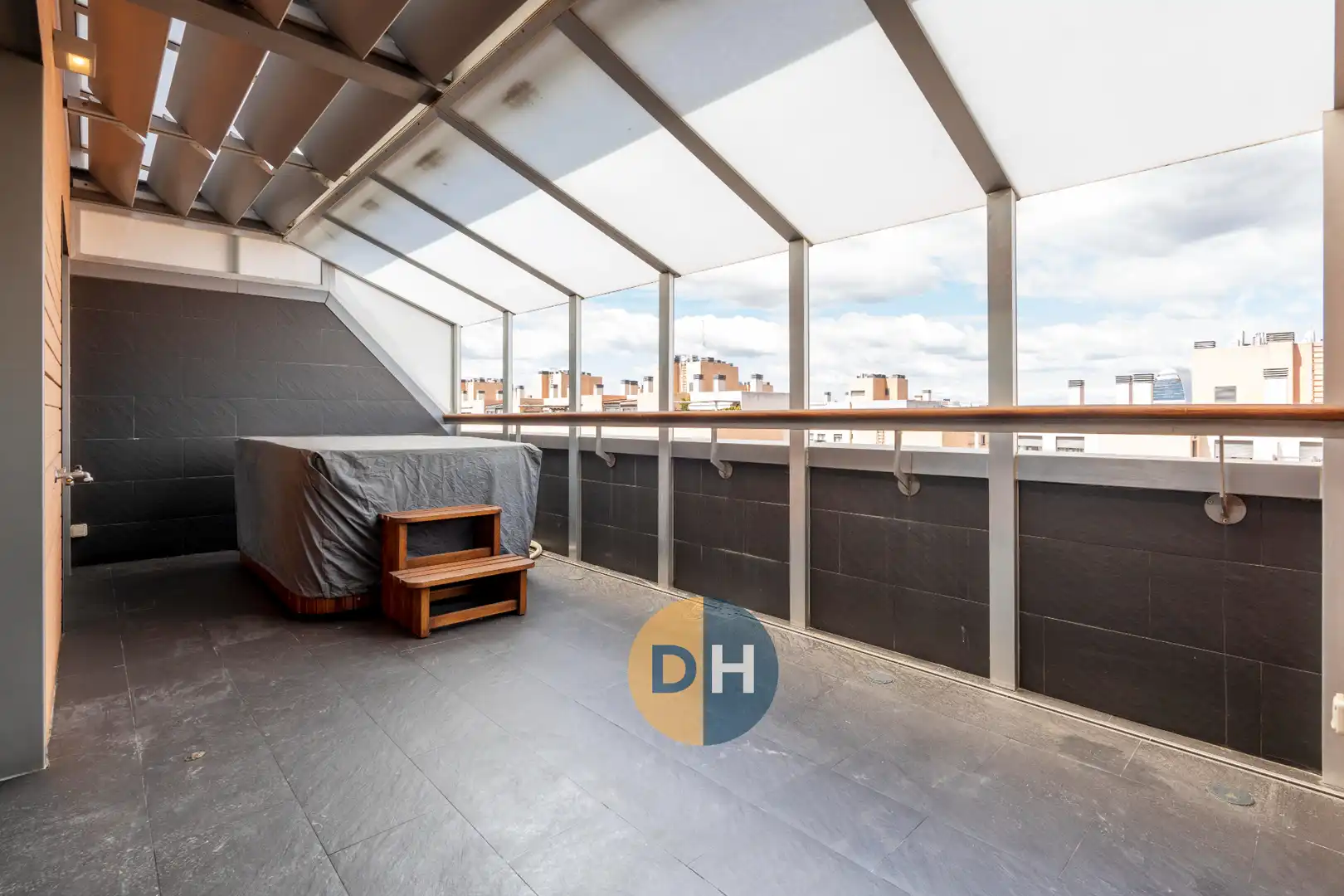 Terraza de Ático en venta en Madrid con Aire acondicionado, Calefacción y Parquet