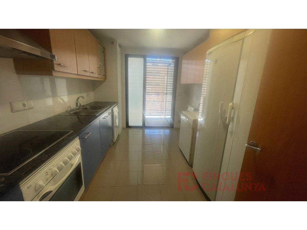 Cuina de Pis en venda en Girona Capital amb Calefacció, Jardí privat i Terrassa