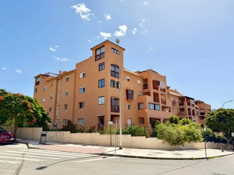 Vista exterior de Pis en venda en Torremolinos amb Aire condicionat, Terrassa i Traster
