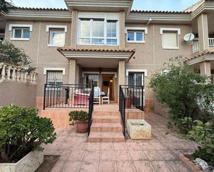 Vista exterior de Casa o xalet en venda en Torrevieja amb Terrassa i Piscina comunitària