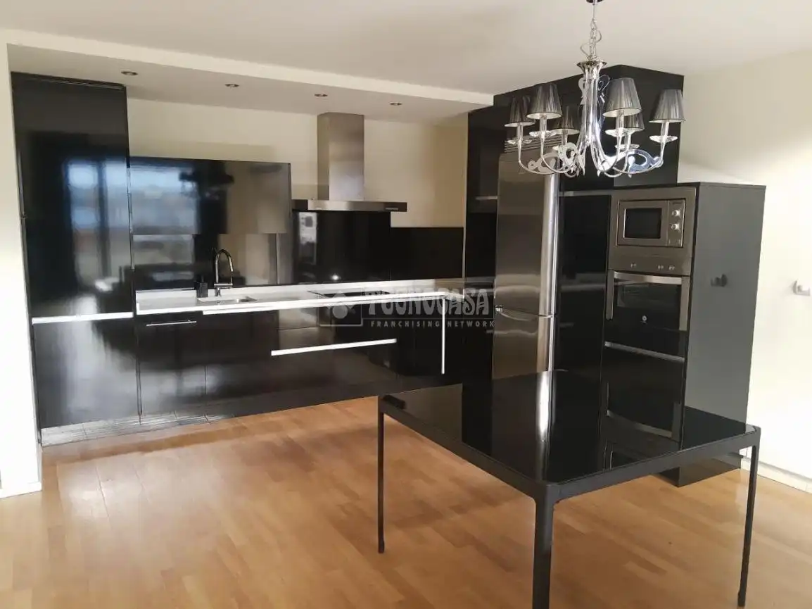 Cocina de Piso en venta en Tres Cantos con Aire acondicionado, Calefacción y Piscina comunitaria