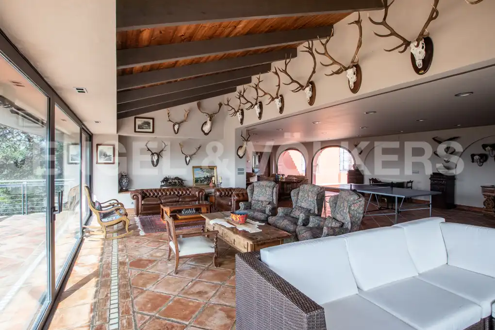 Wohnzimmer von Country house zum Verkauf in Guadalcanal mit Klimaanlage, Heizung und Terrasse