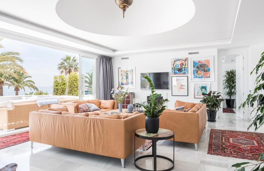 Sala d'estar de Apartament de lloguer en Marbella amb Jardí privat, Terrassa i Piscina