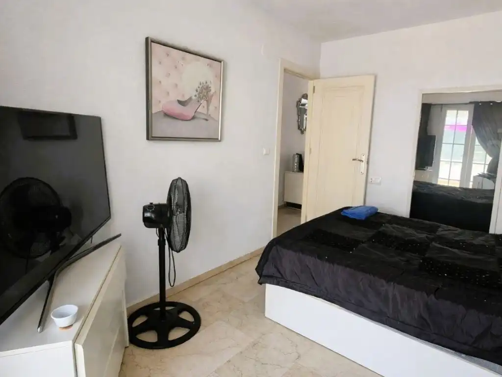 Dormitori de Casa adosada en venda en Orihuela amb Aire condicionat, Jardí privat i Moblat
