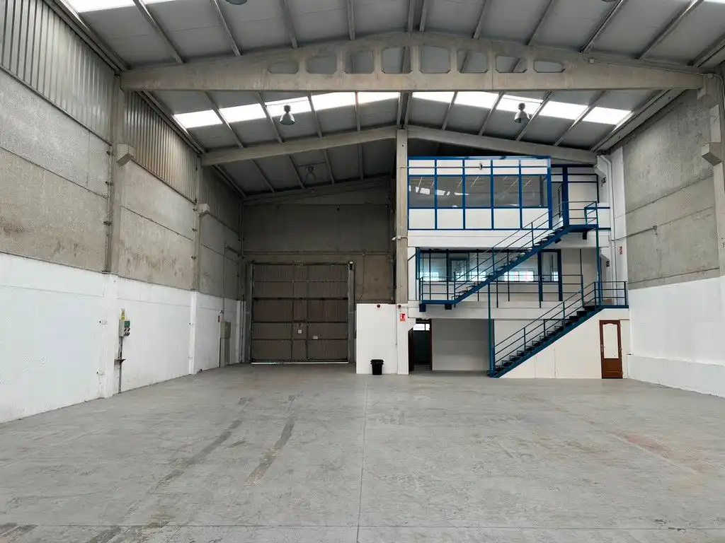 Nau industrial de lloguer a Rúa Jesús Fernández Pita, imagen 9