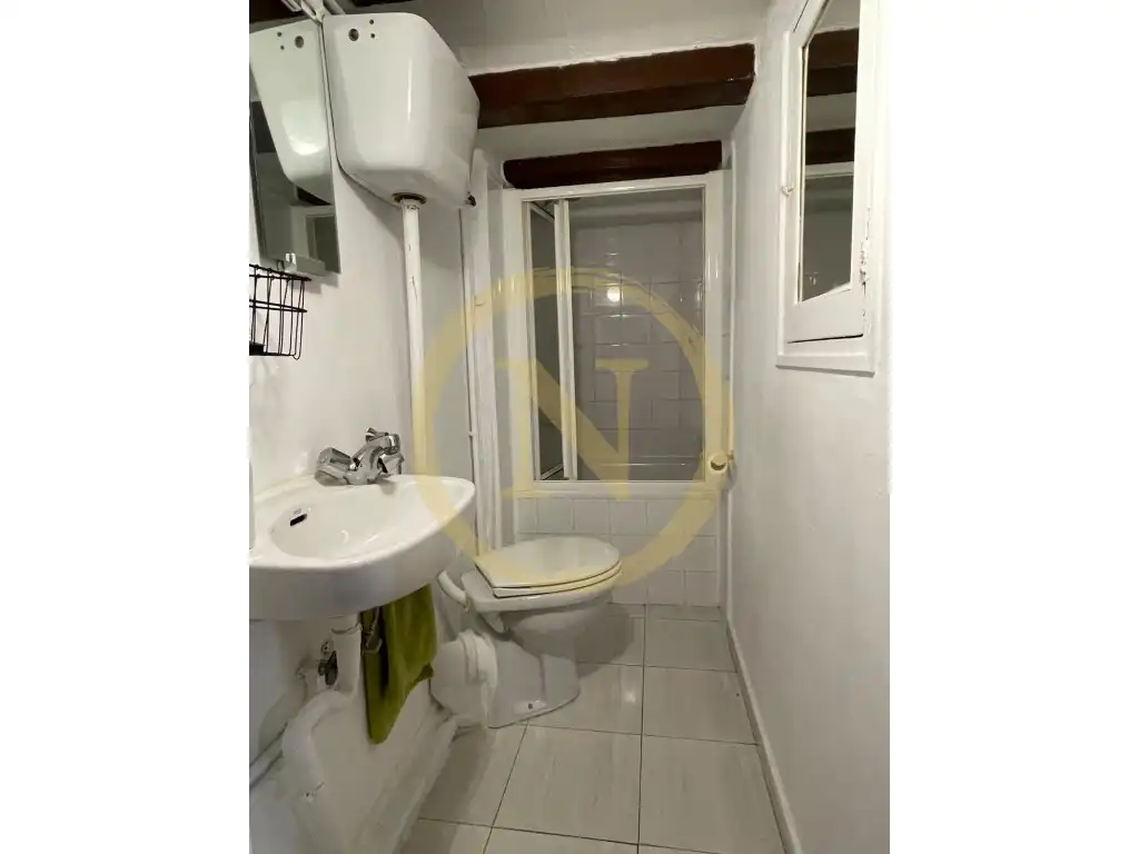Bathroom of Flat for rent in Barcelona