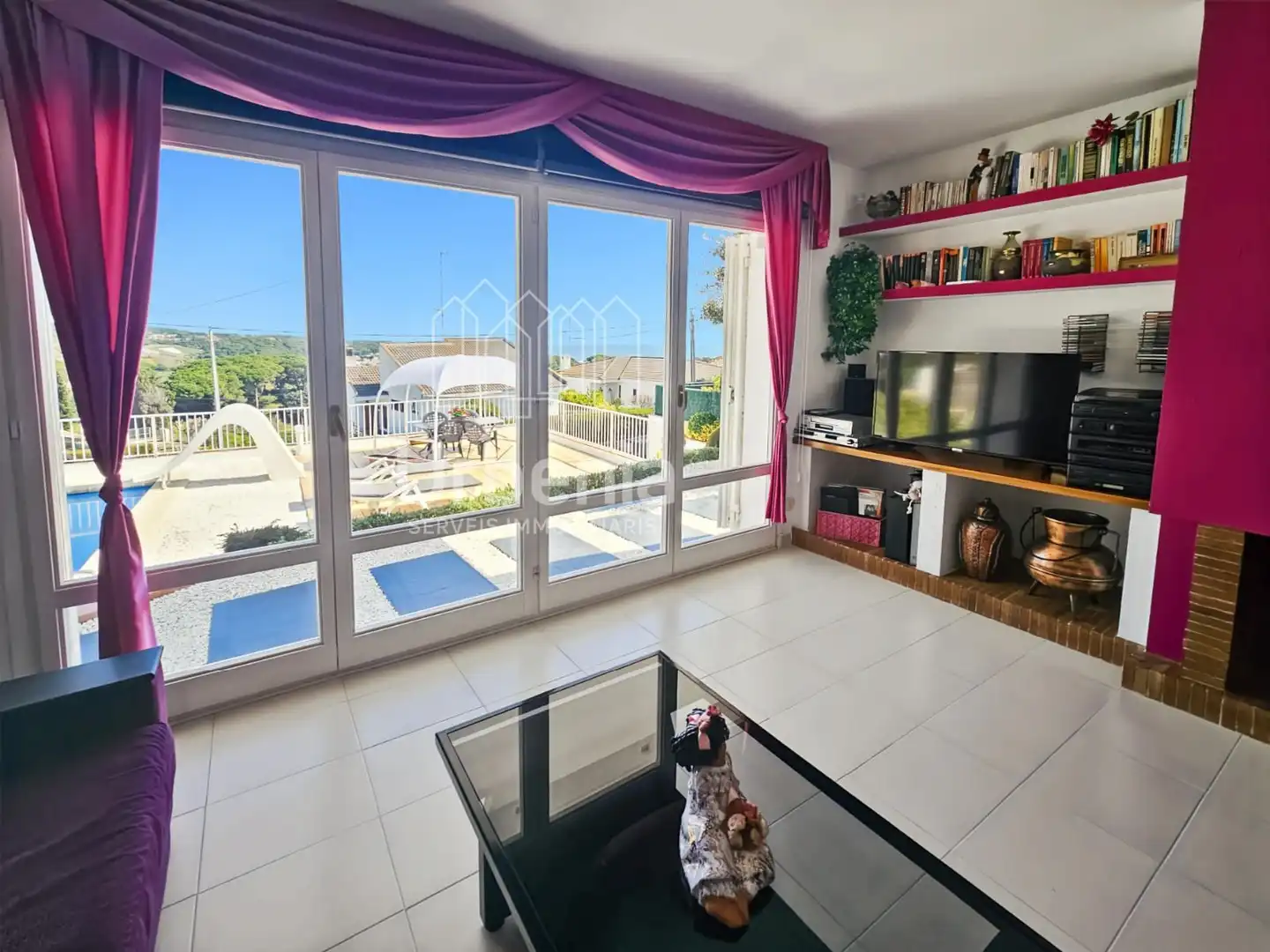 Sala de estar de Casa o chalet en venta en Sant Pol de Mar con Calefacción, Trastero y Piscina