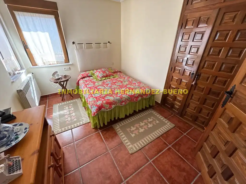 Dormitori de Casa o xalet en venda en Sequeros amb Calefacció, Jardí privat i Terrassa