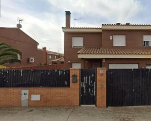 Exterior view of Single-family semi-detached for sale in Barcience  with Private garden and Swimming Pool