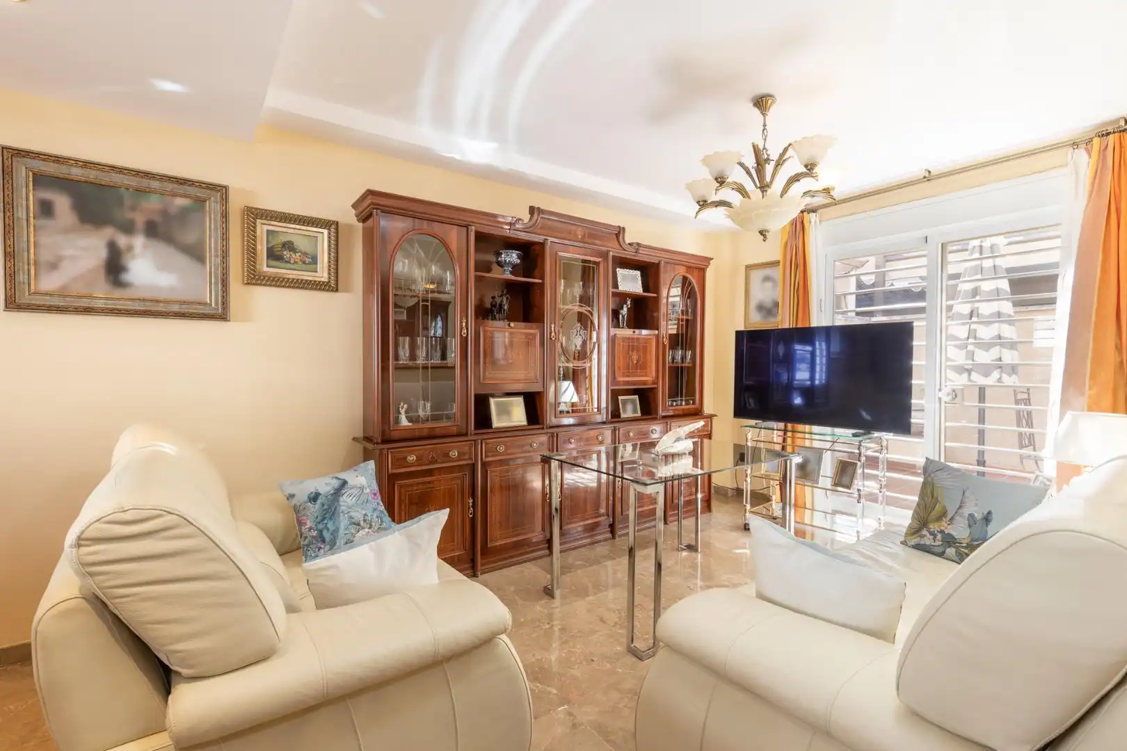 Sala d'estar de Casa adosada en venda en Armilla amb Calefacció