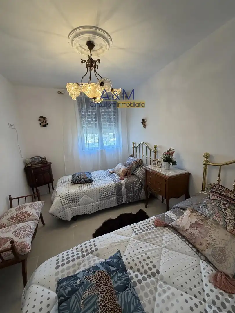 Habitación de Edificio en venta en Cigales