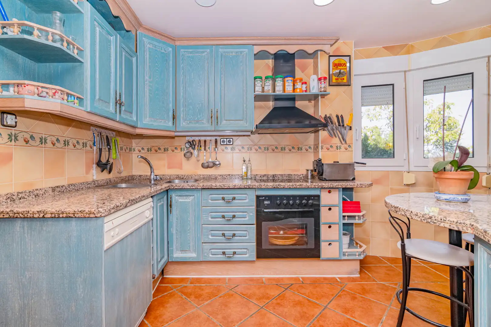 Cocina de Casa o chalet en venta en La Zubia con Aire acondicionado, Calefacción y Jardín privado