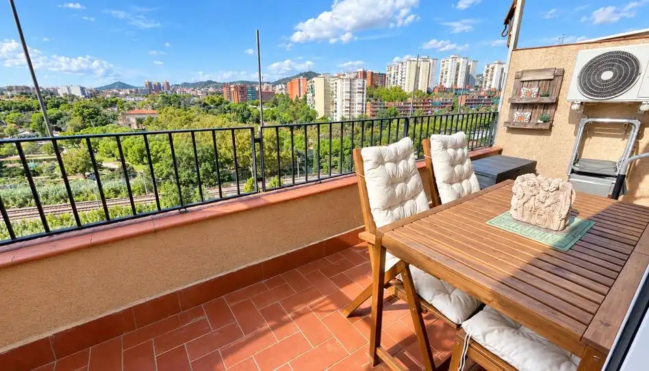 Penthouse with lift for sale in Rambla Just Oliveras 36