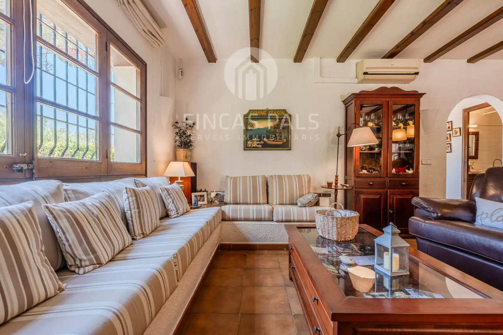Sala d'estar de Casa adosada en venda en Pals amb Aire condicionat, Calefacció i Jardí privat