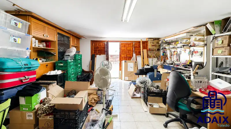 Casa o xalet en venda en Bargas amb Calefacció, Terrassa i Moblat