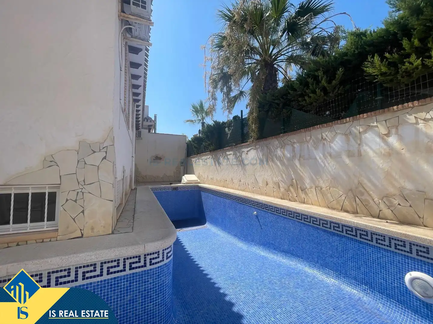 Swimming pool of Houses for sale in Torrevieja  with Air Conditioner, Heating and Terrace
