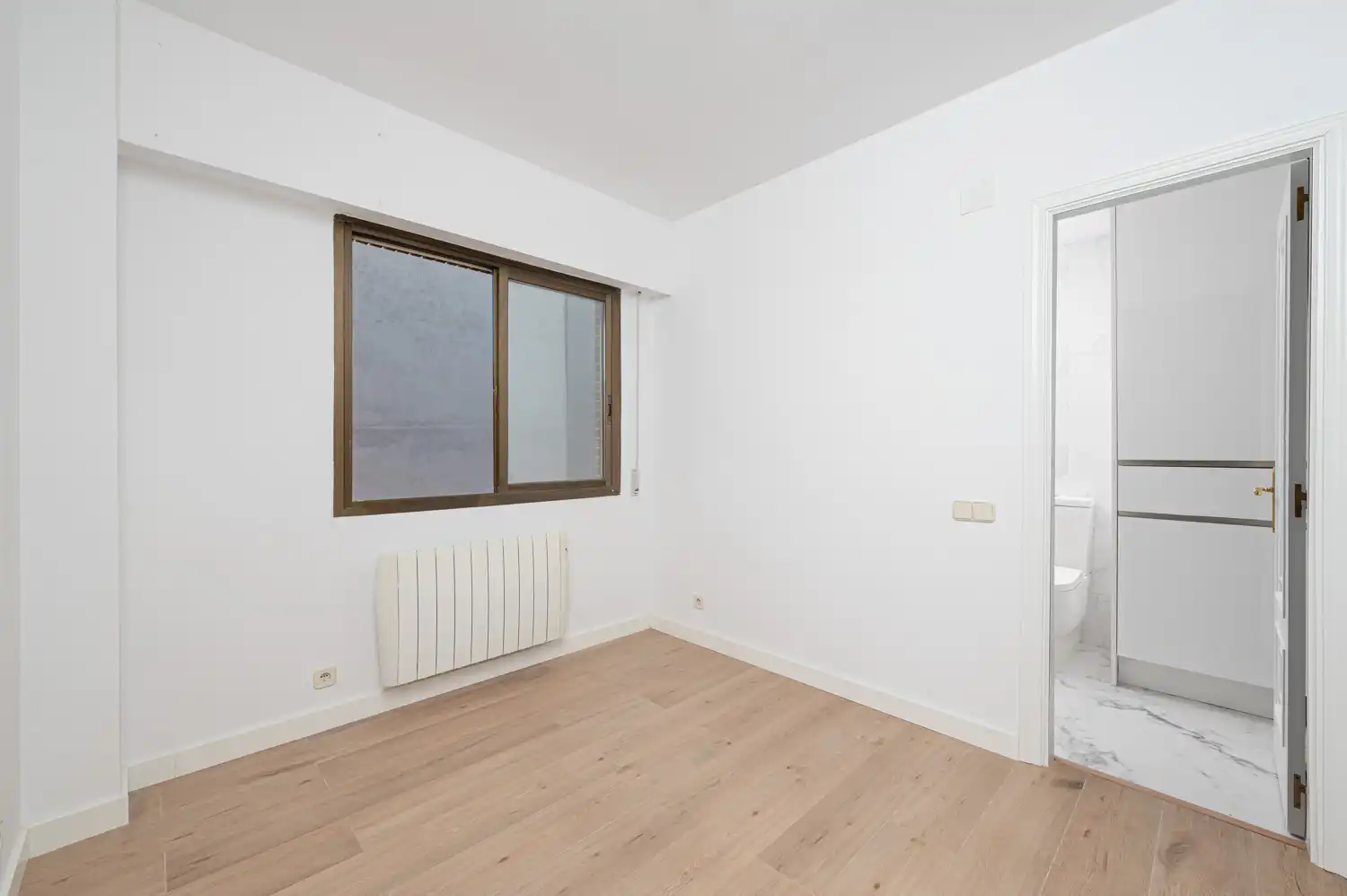 Habitación de Piso en venta en Madrid con Trastero