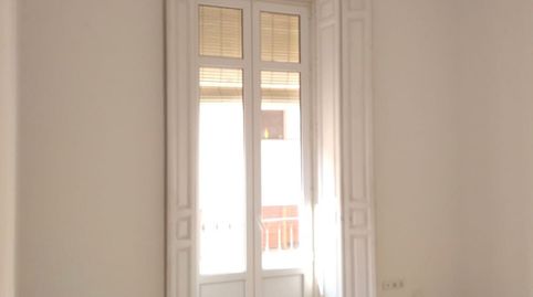 Foto 2 de Piso de alquiler en Barroso, Ensanche Centro - Puerto, Málaga Capital