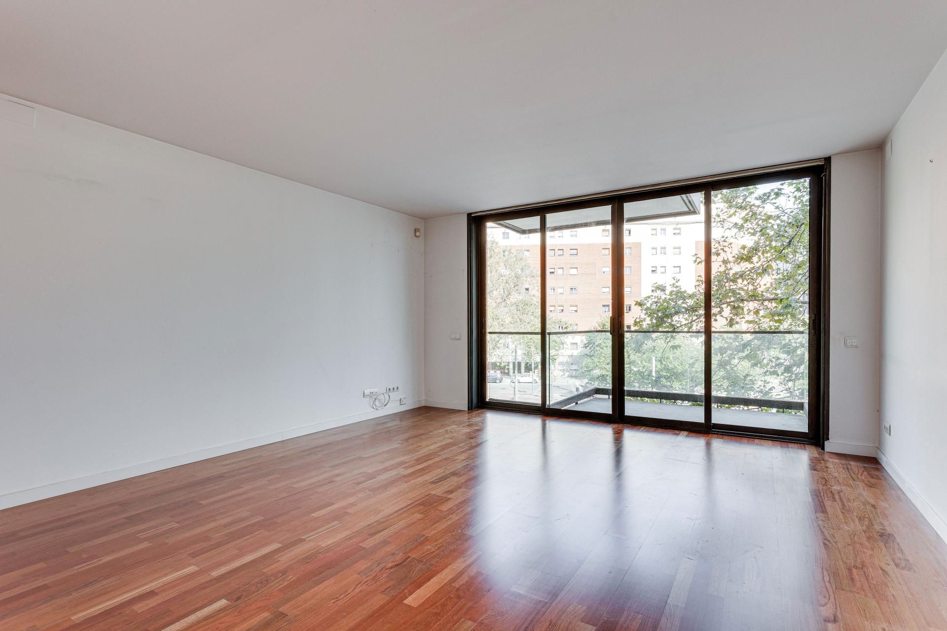 Living room of Flat for sale in  Barcelona Capital  with Air Conditioner, Heating and Parquet flooring