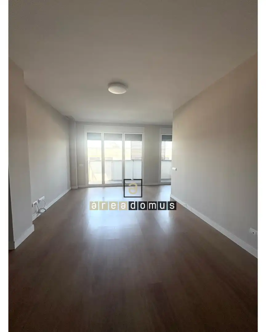 Habitación de Piso en venta en Sant Feliu de Llobregat con Calefacción, Jardín privado y Piscina