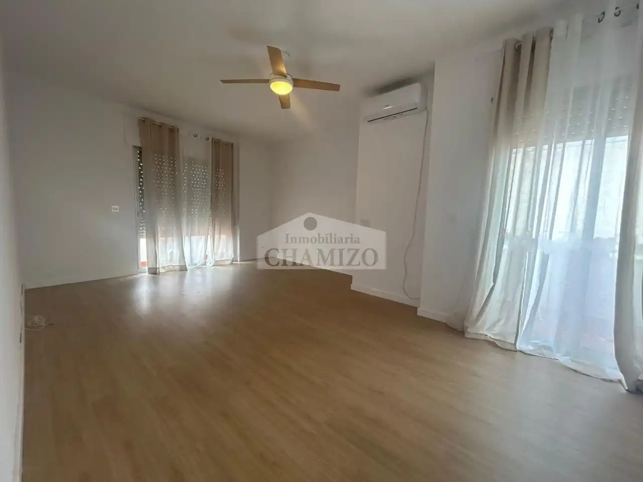 Sala de estar de Piso en venta en Villanueva de la Serena con Aire acondicionado y Balcón