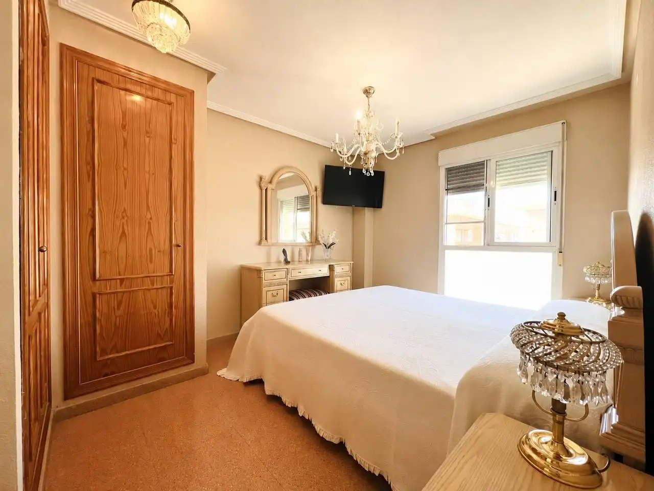 Habitación de Piso en venta en Alicante / Alacant con Jardín privado, Terraza y Trastero