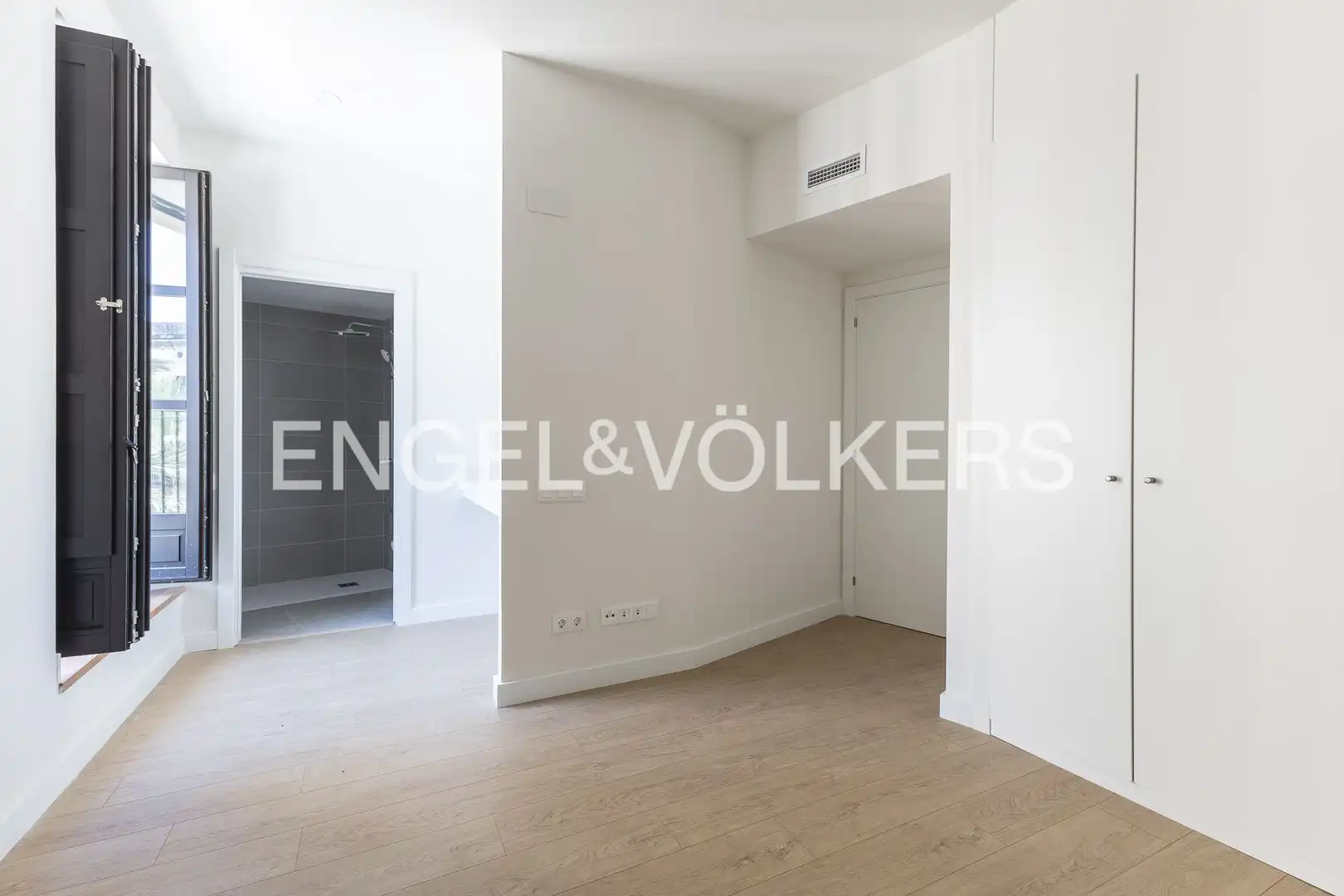 Ático en venta en Vilanova i la Geltrú con Aire acondicionado, Calefacción y Terraza