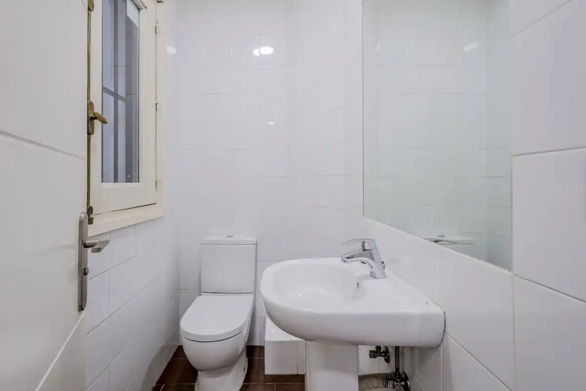 Baño de Planta baja en venta en Madrid con Calefacción