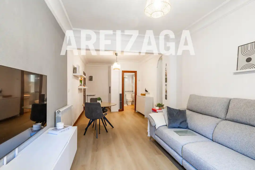 Habitación de Piso en venta en Donostia - San Sebastián  con Calefacción, Amueblado y Balcón