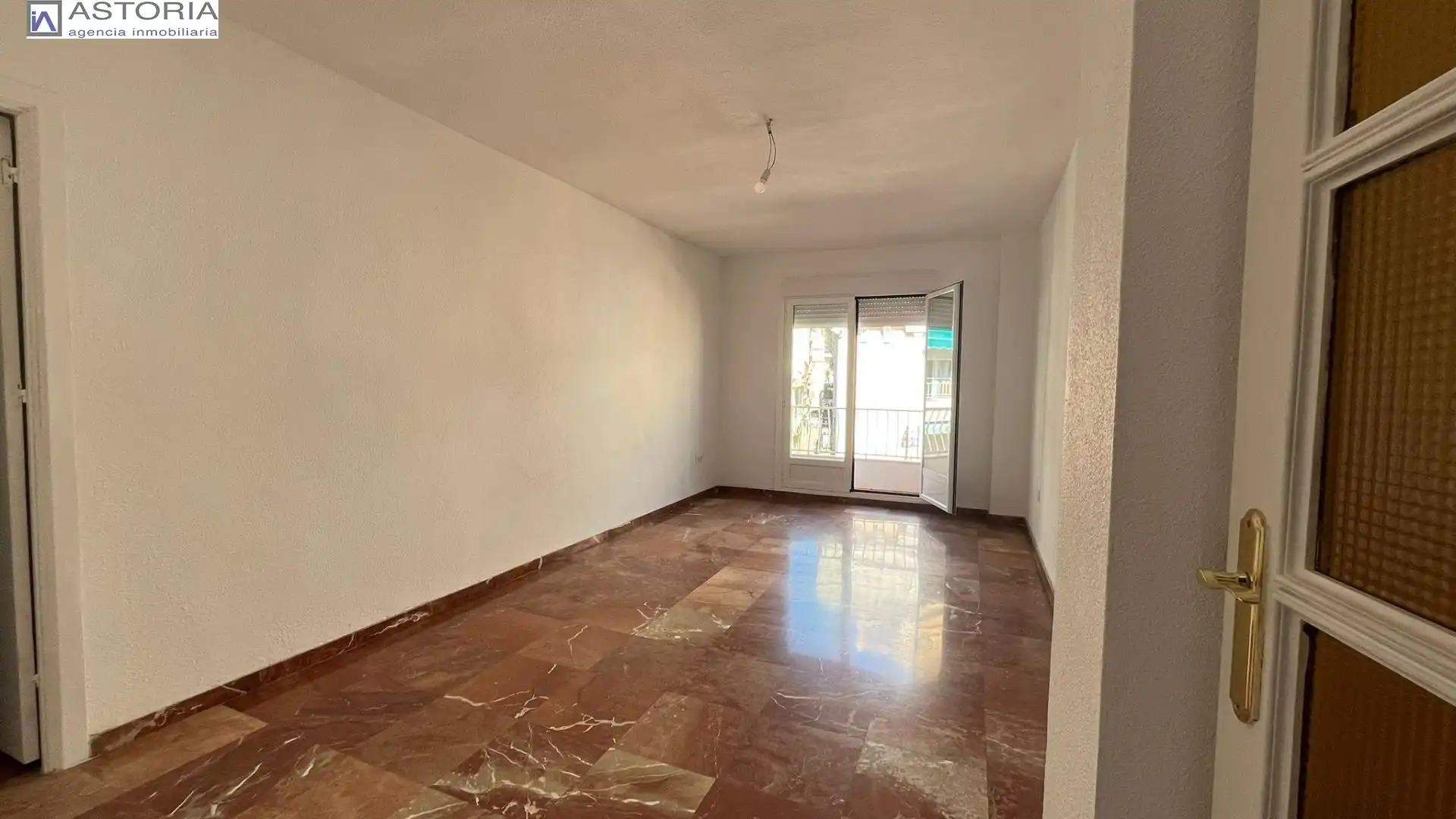 Piso de alquiler en Granada con Terraza