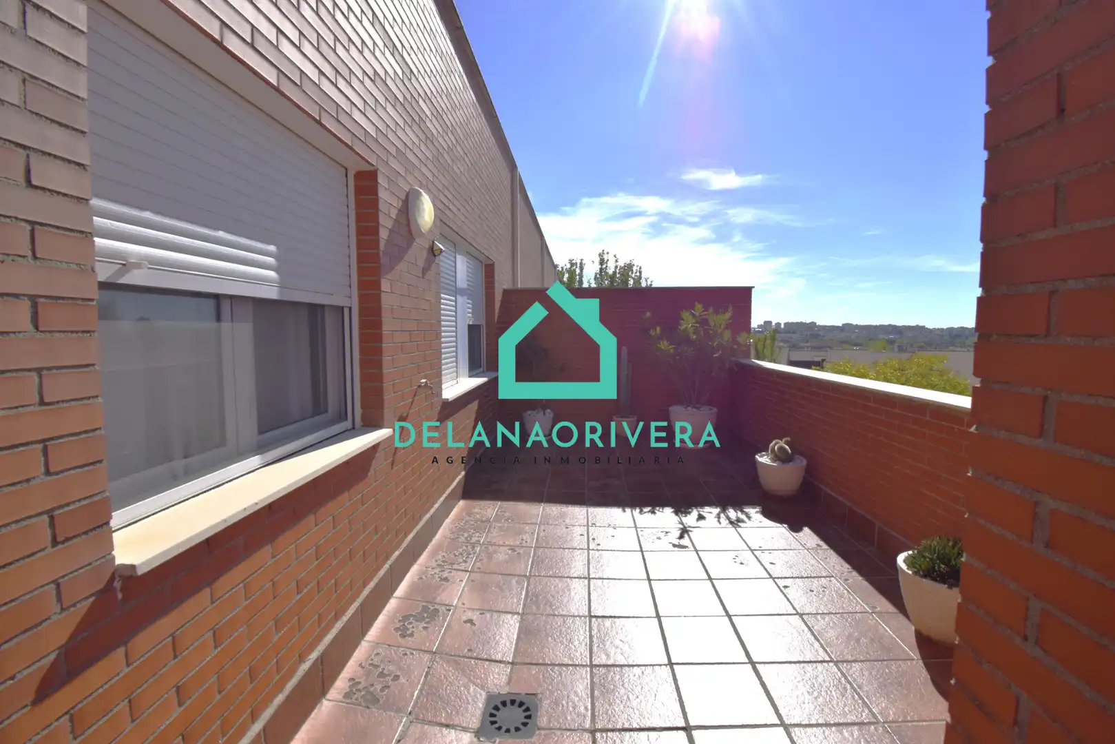 Vista exterior de Àtic en venda en Guadalajara amb Aire condicionat, Calefacció i Parquet