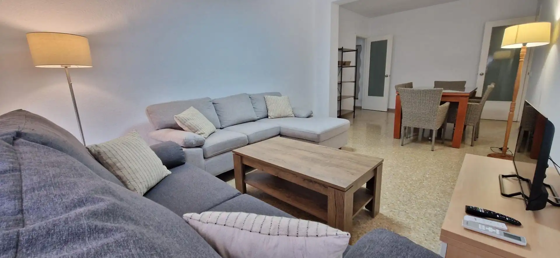Wohnzimmer von Wohnung zur untervermieten in Córdoba mit Klimaanlage, Abstellraum und Balkon