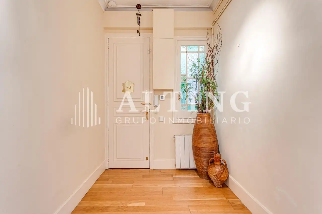 Appartamento con terrazza in vendita a Eixample, imagen 4
