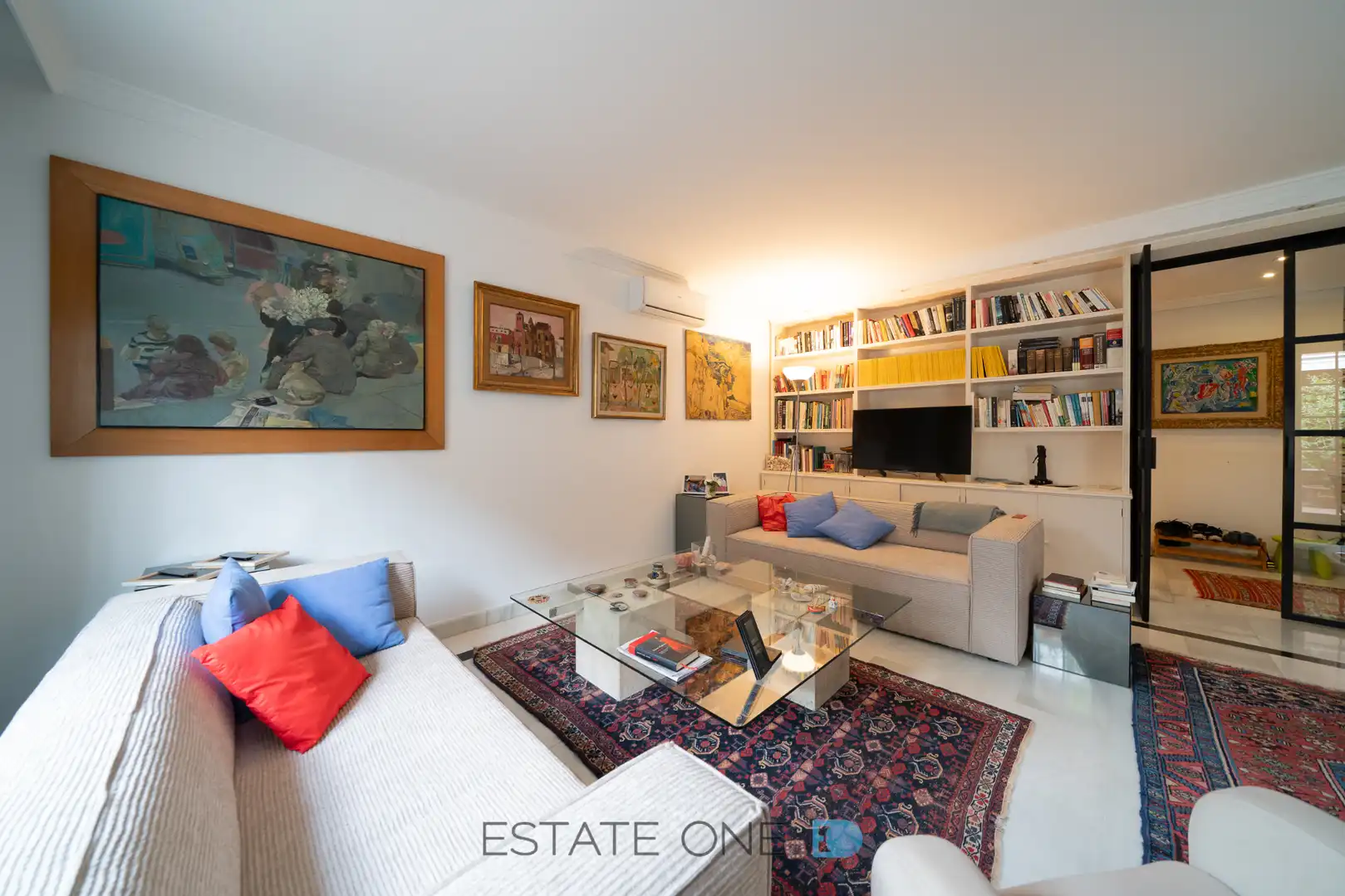 Sala de estar de Casa adosada en venta en Madrid con Aire acondicionado, Calefacción y Jardín privado