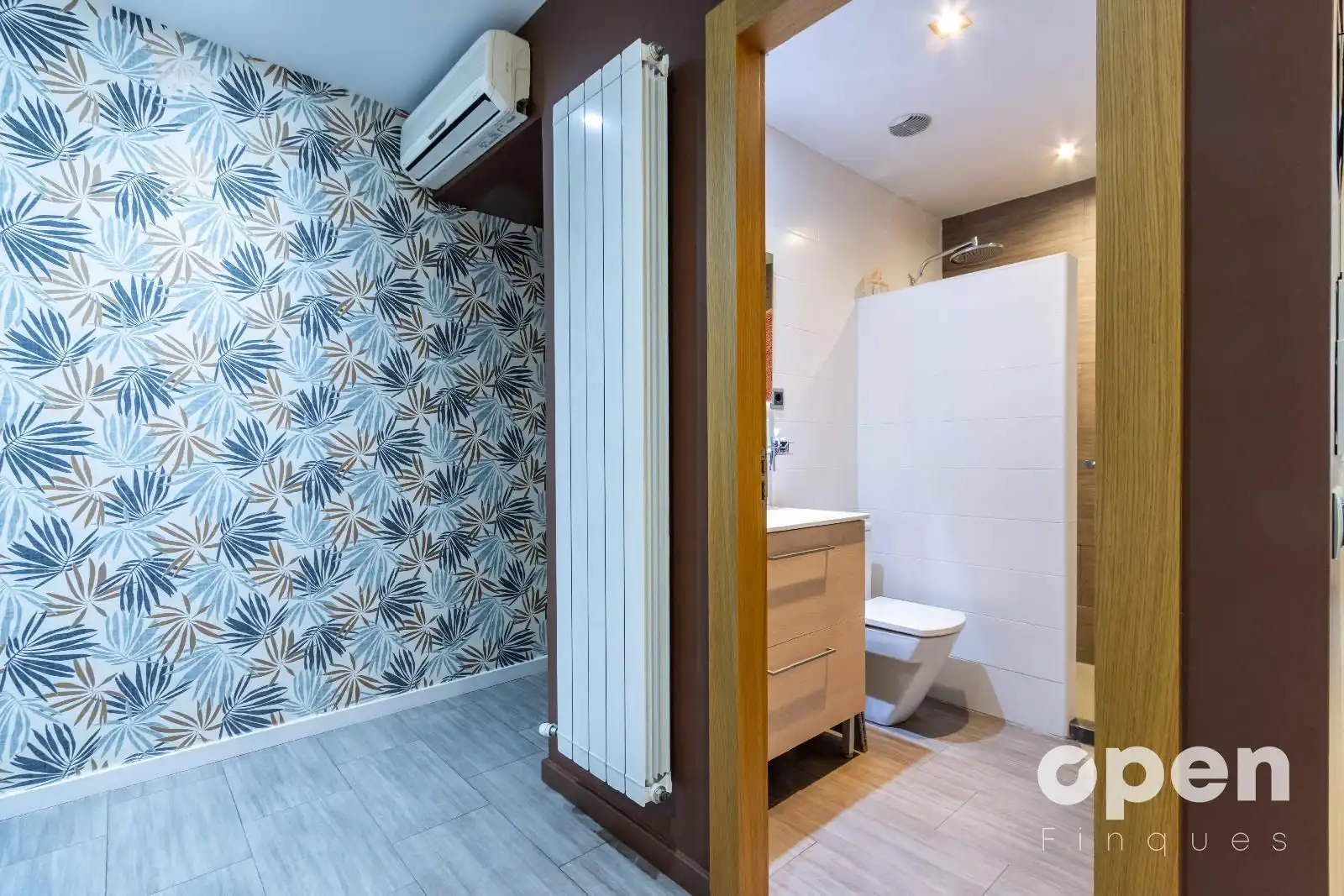 Badezimmer von Einfamilien-Reihenhaus zum Verkauf in Terrassa mit Klimaanlage, Heizung und Terrasse