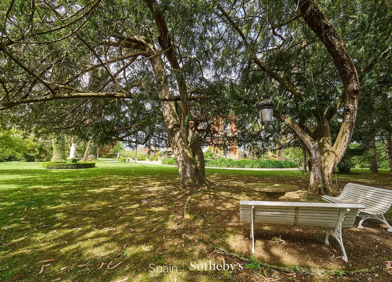 Jardí de Casa o xalet en venda en Gijón  amb Calefacció, Jardí privat i Terrassa