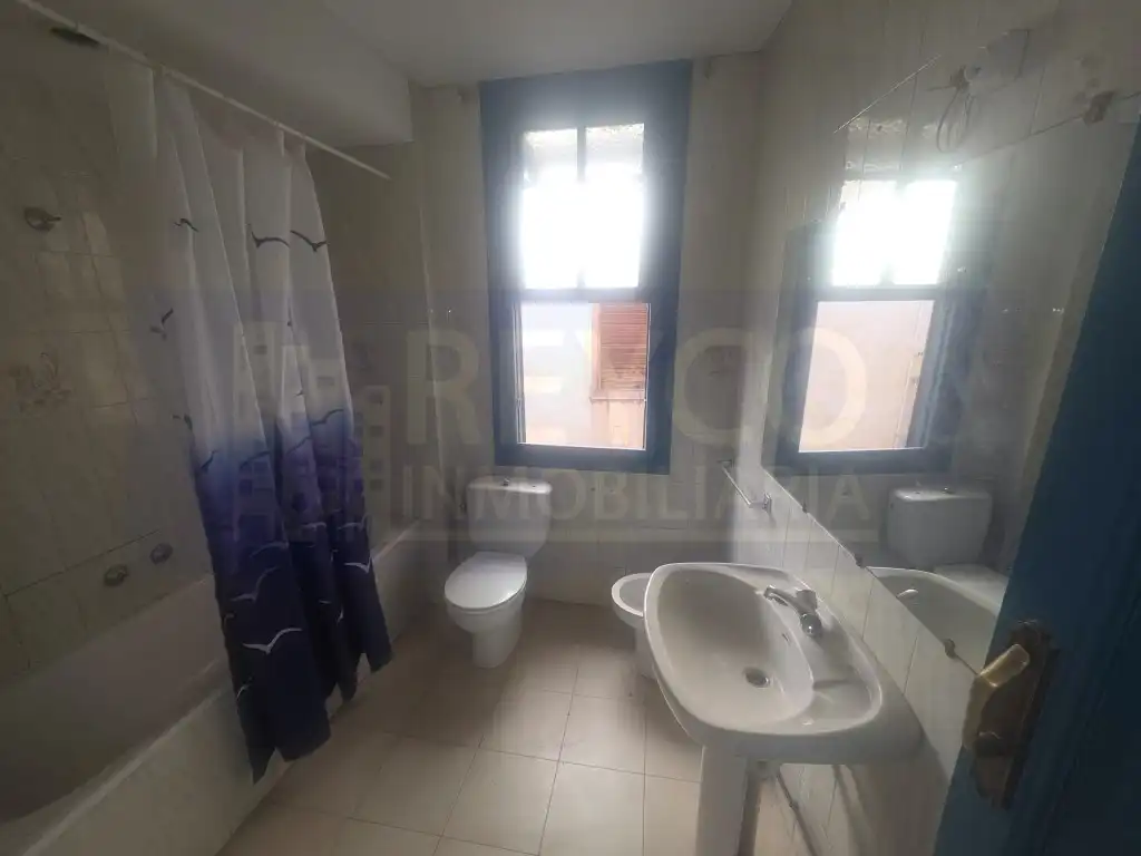 Bathroom of Houses for sale in  Logroño
